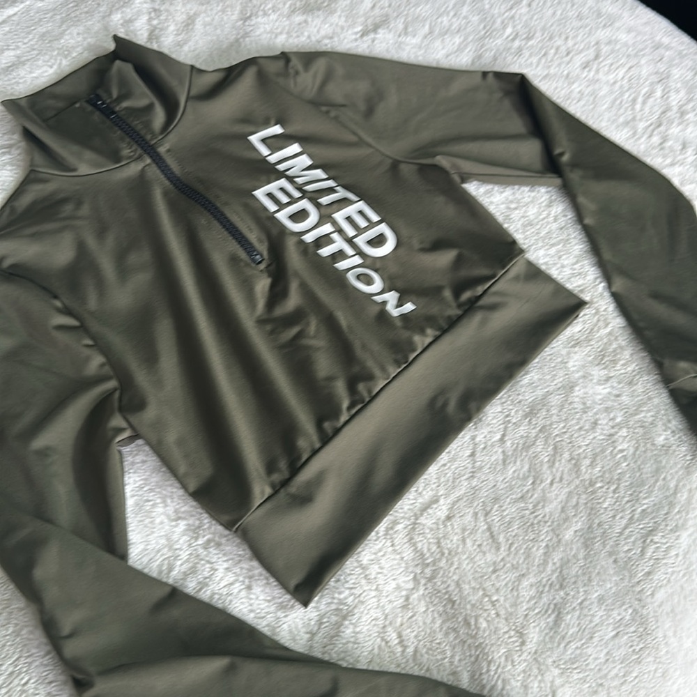 Crop athletic pullover - Picture 2 of 2